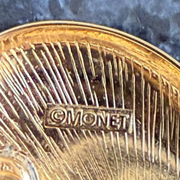 VTG Monet Puffy Heart Brooch Pin Signed Gold Tone Retro Romantic With Box 2.5” - Picture 4 of 7